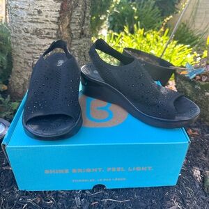 Beezeez wedge sandals black